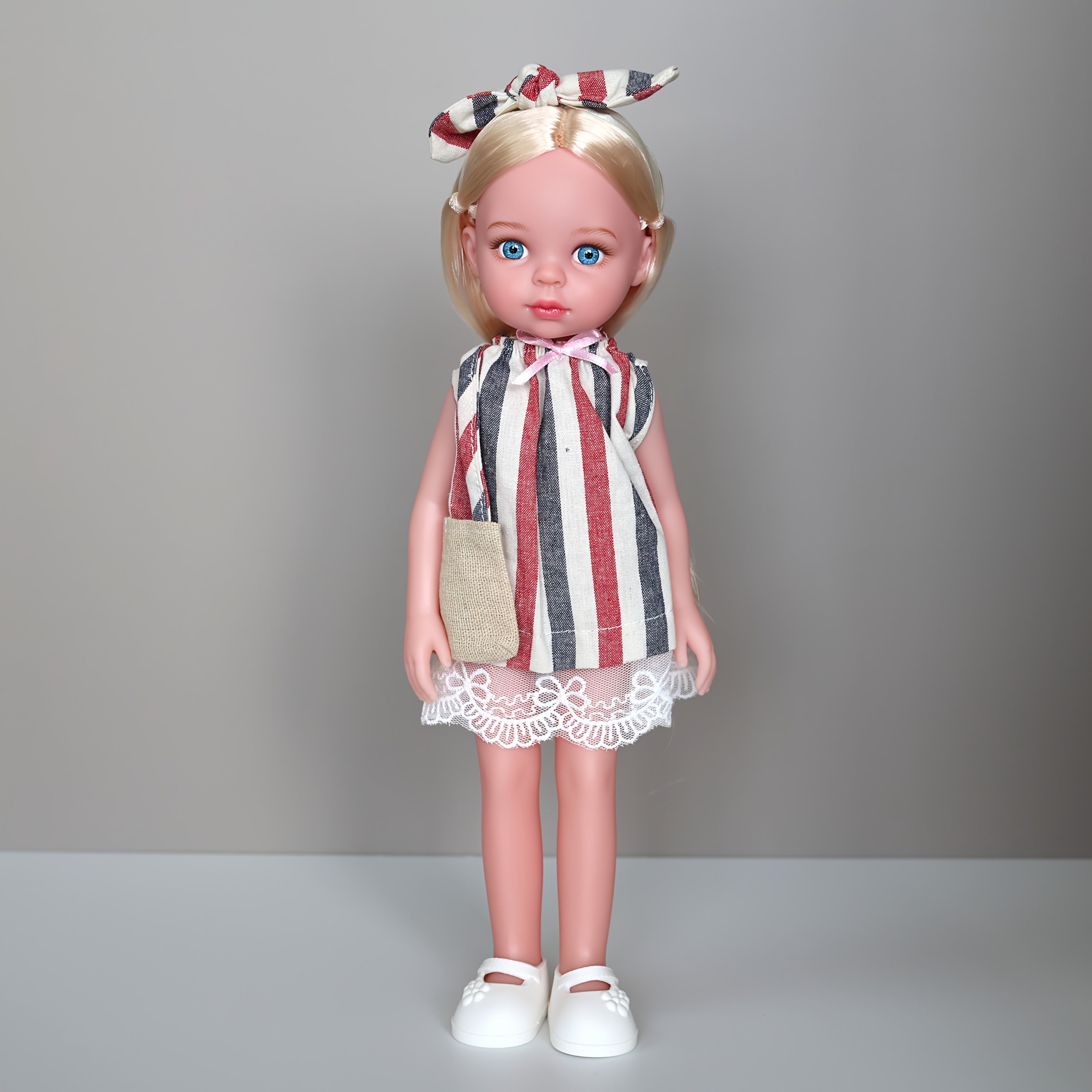 33 CM\u002F13 Inch Girl Doll with Adorable Makeup, Complete Vinyl Body, Soft And Smooth Skin, Dressed in Fashionable Attire - Perfect Gift for Friends This Christmas