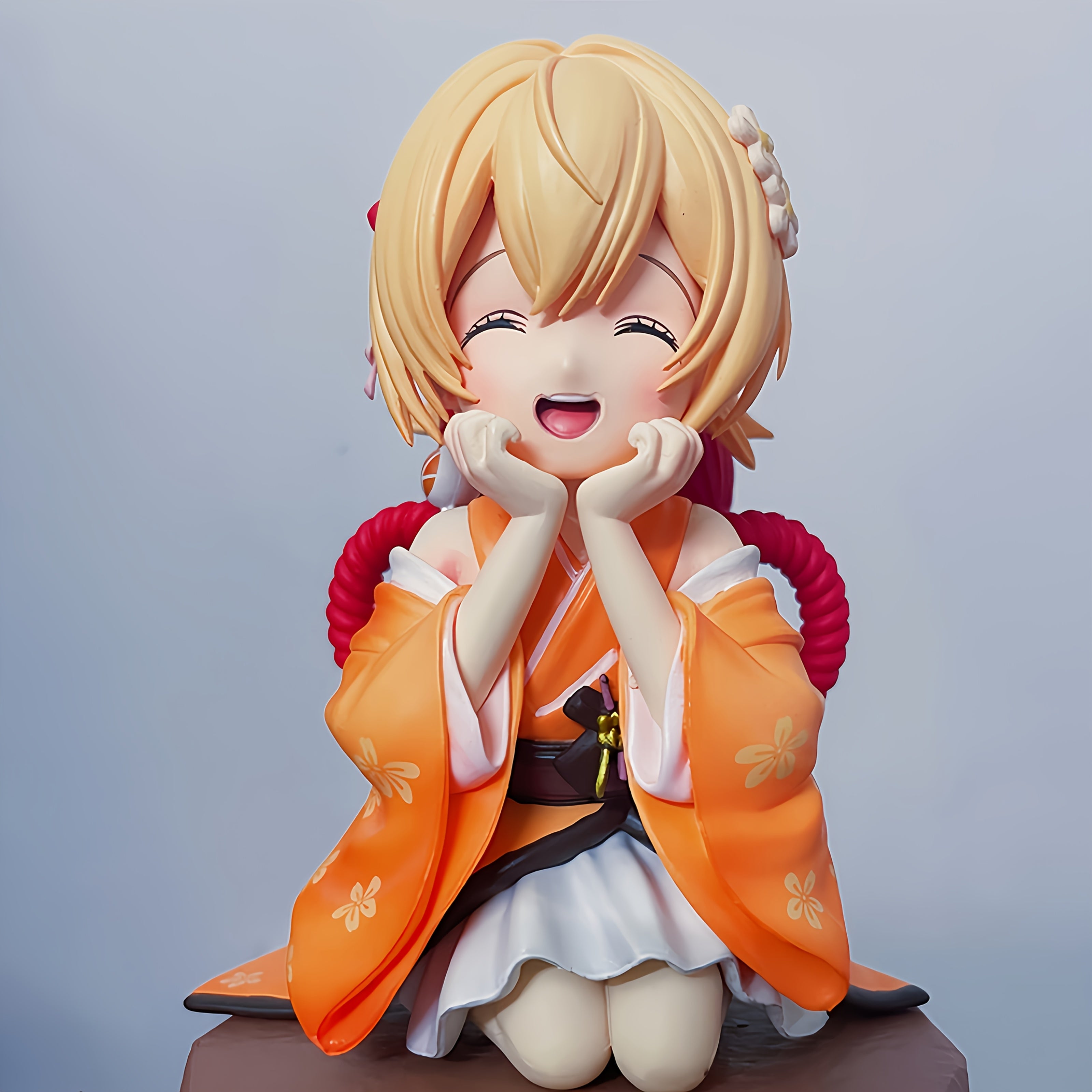 Handmade Anime Figure - Q-Version Smiling Girl in Kimono with Yellow Hair, Kneeling Pose & PVC Resin Collectible Statue Suitable for, Desktop Display, Gift for Gamers and Anime Fans